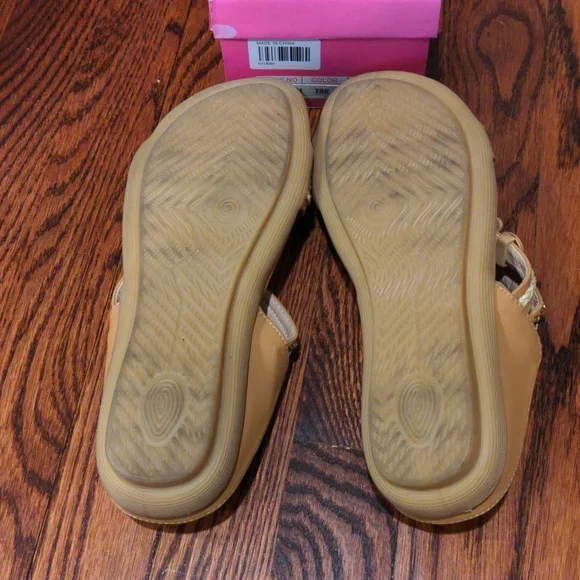 Sandals - Picture 3 of 4